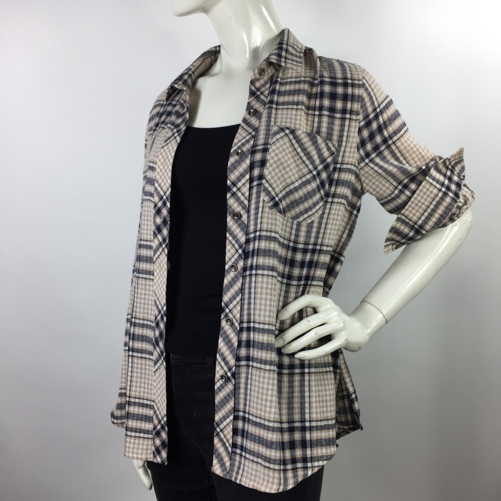 Doe & Rae Plaid Button Up Top Size S - Picture 15 of 16